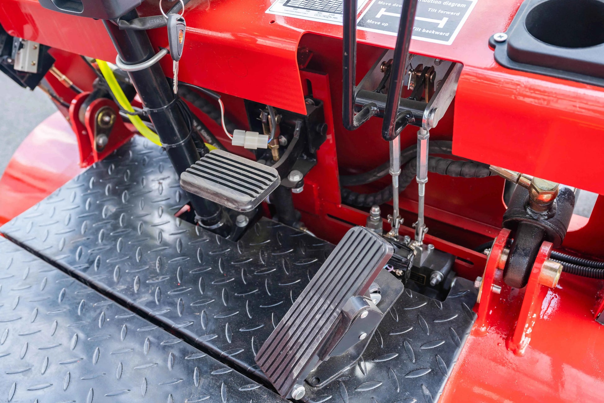 2 Ton Electric Forklift China Factory High-Efficiency Environment Friendly 4 Wheels Energy Saving Battery Forklifts Custom