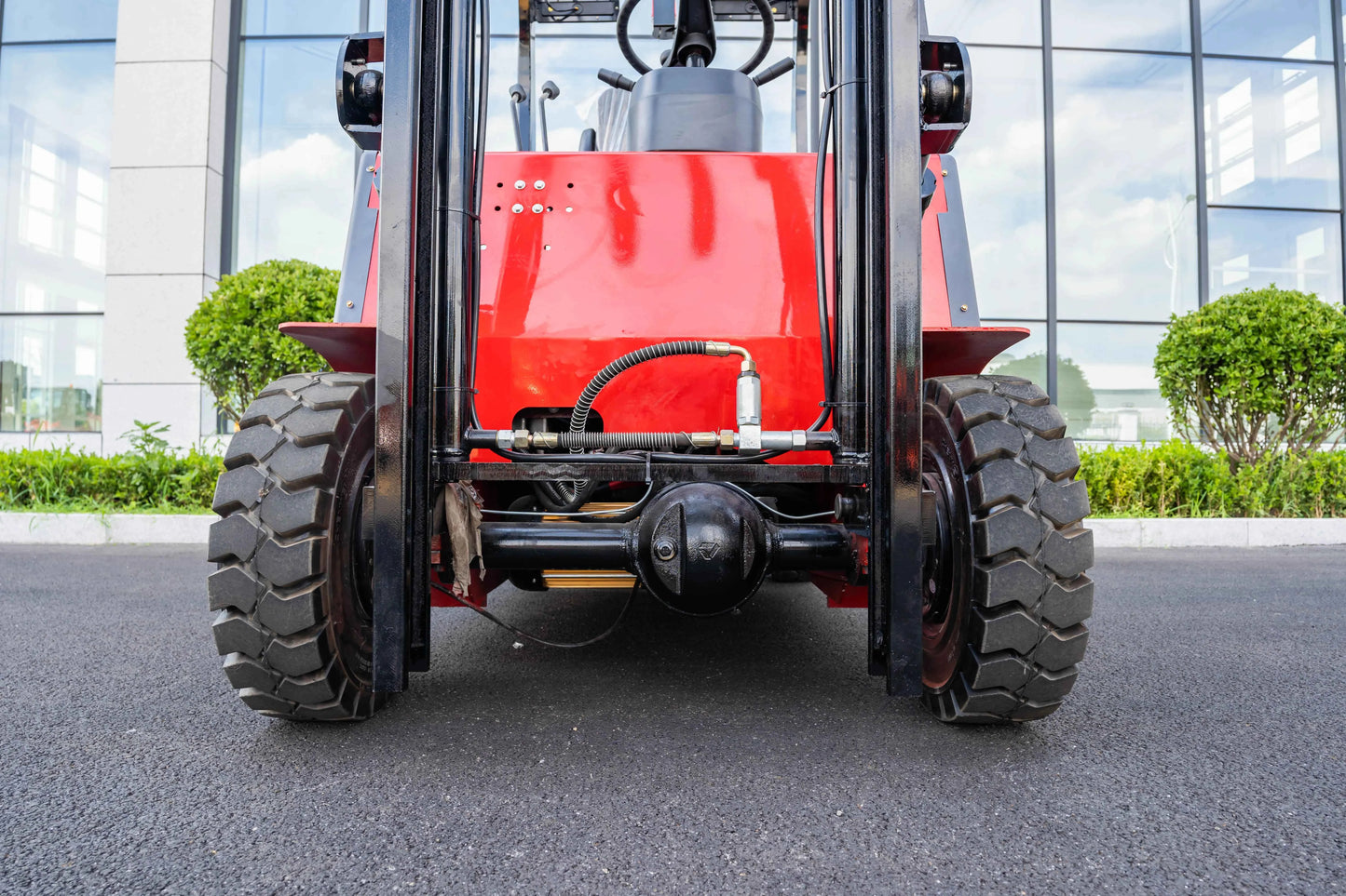 2 Ton Electric Forklift China Factory High-Efficiency Environment Friendly 4 Wheels Energy Saving Battery Forklifts Custom