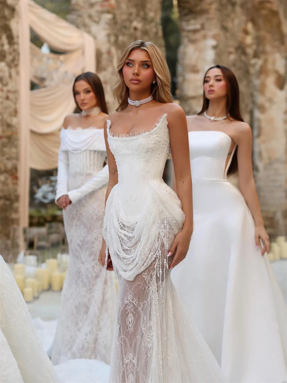 Tokyo Customized White Lace Strapless Neck Wedding Dresses Sleeveless Zip Back Bridal Gown 2026 Elegant Mermaid Wedding Gown