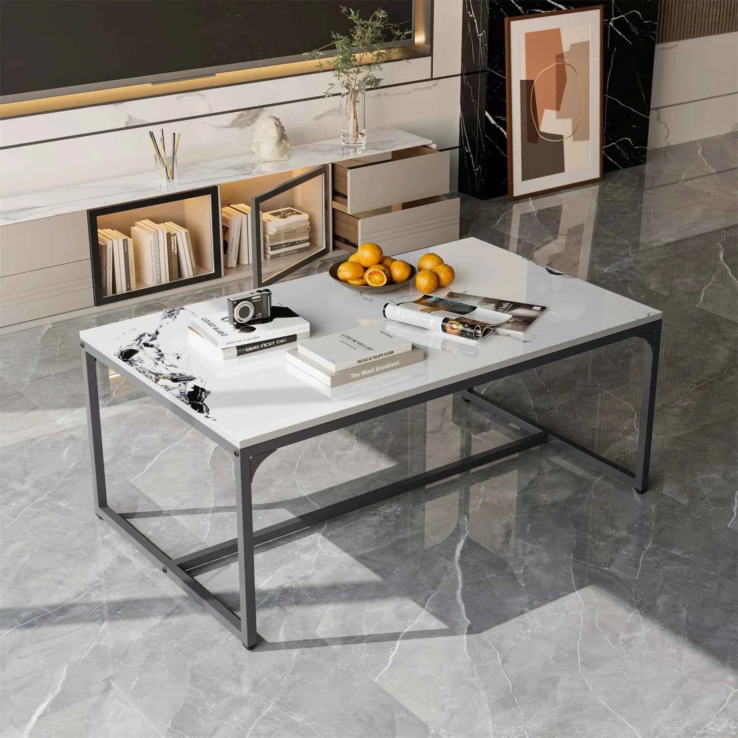 Tavolino da caffè rettangolare con texture di pittura a inchiostro, divano moderno ed elegante, tavolo centrale con piano in pietra sinterizzata, struttura in alluminio