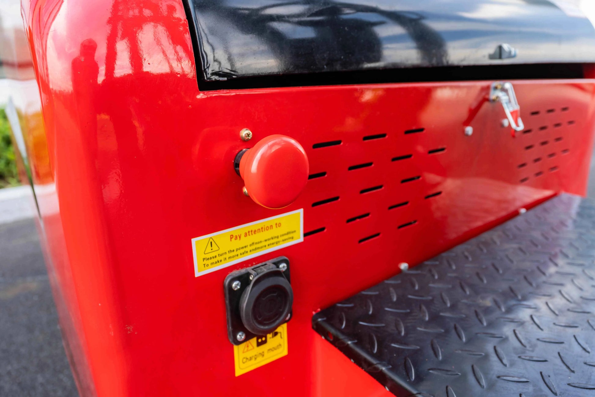 2 Ton Electric Forklift China Factory High-Efficiency Environment Friendly 4 Wheels Energy Saving Battery Forklifts Custom