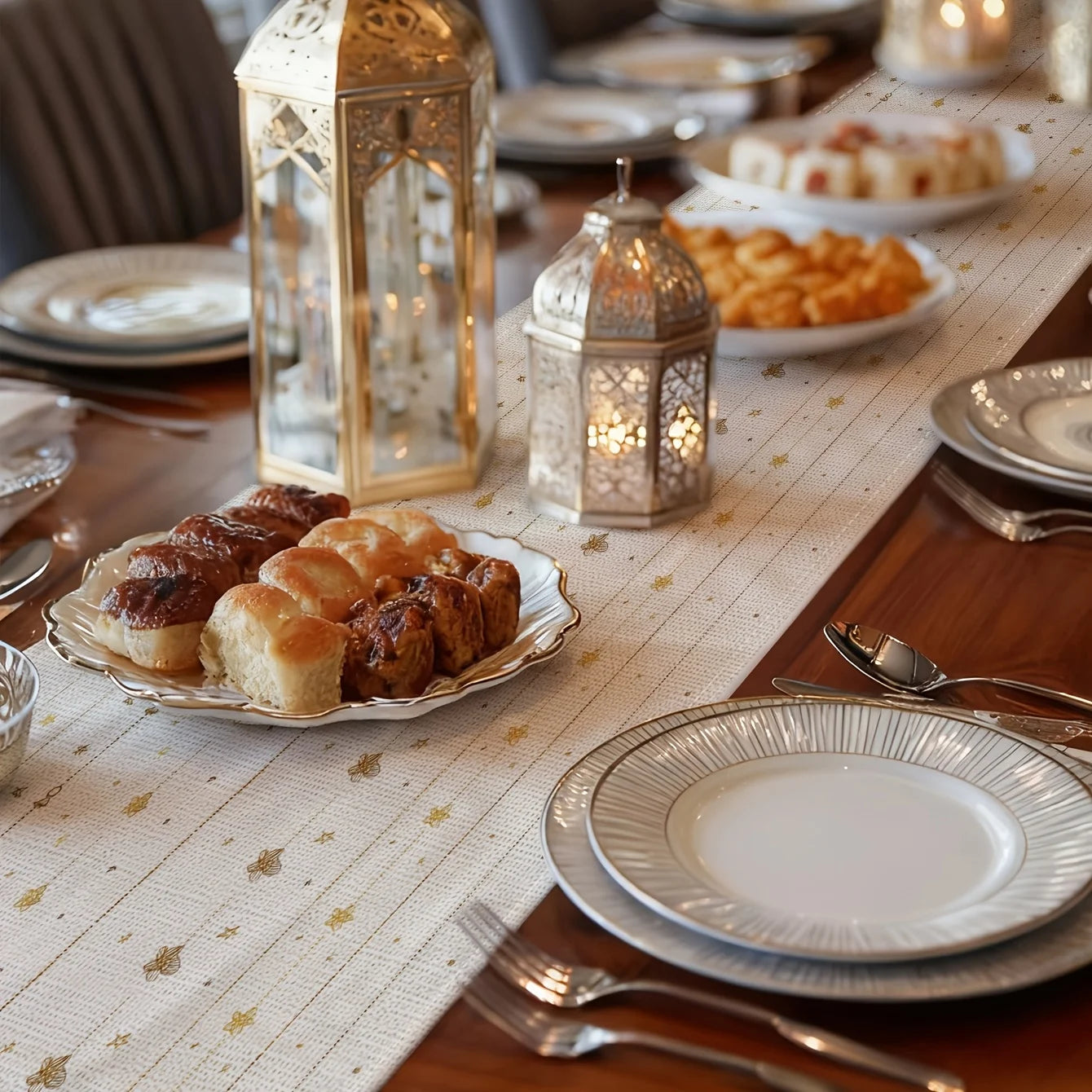 Tovaglia Ramadan con Lanterne e Luna – Decorazione Tavola Festiva