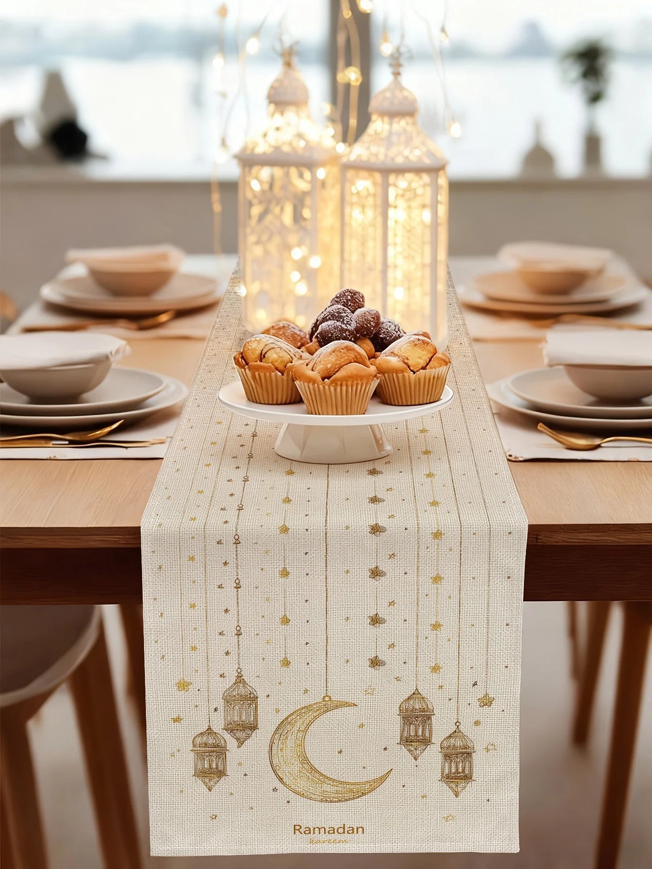 Tovaglia Ramadan con Lanterne e Luna – Decorazione Tavola Festiva